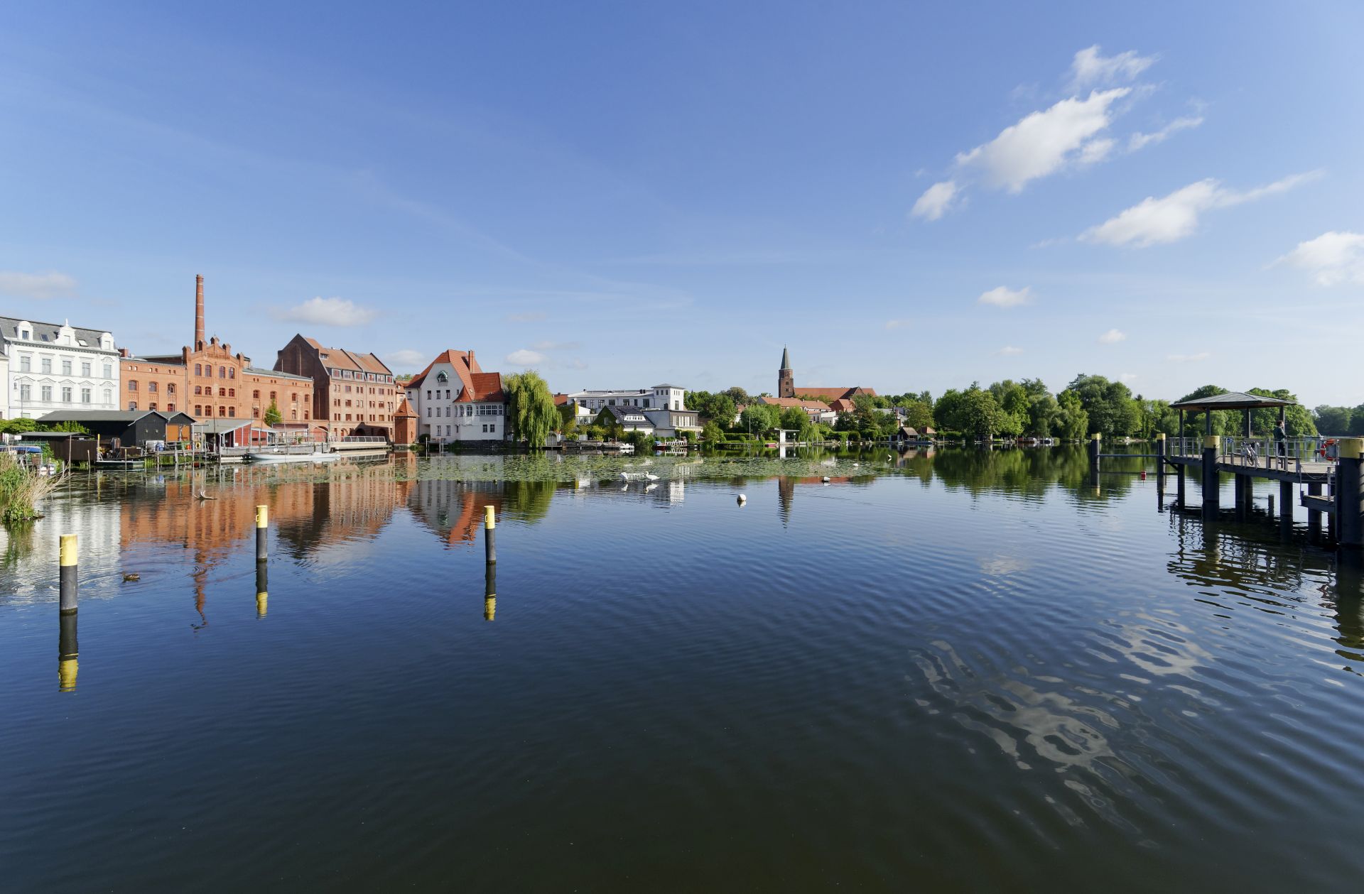 Mühlendamm und Blick auf die Dominsel in Brandenburg an der Havel © Boettcher Mühlendamm und Blick auf die Dominsel in Brandenburg an der Havel © Boettcher